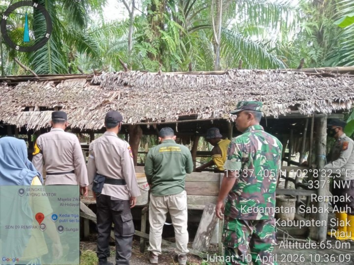Babinsa Koramil 06/PWK Sabak Auh Laksanakan Penetapan Tim URC PMK di Kampung Rempak