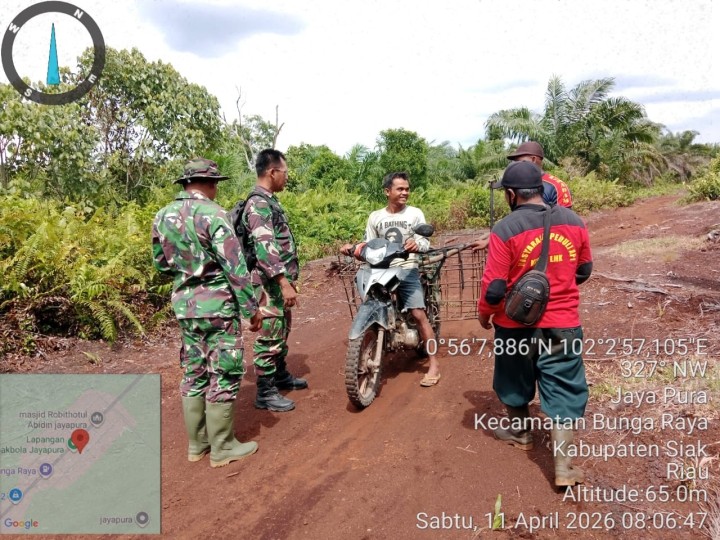 Cegah Karhutla, Babinsa Koramil 06/PWK Sabak Auh Intensifkan Patroli di Bungaraya