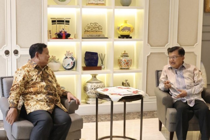 Soal Menaikkan Harga BBM, JK diminta 4 Mata dengan Prabowo