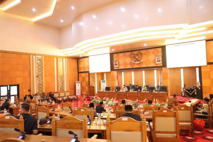 Delapan Fraksi DPRD Siak Sampaikan Pandangan Umum atas LKPJ 2025
