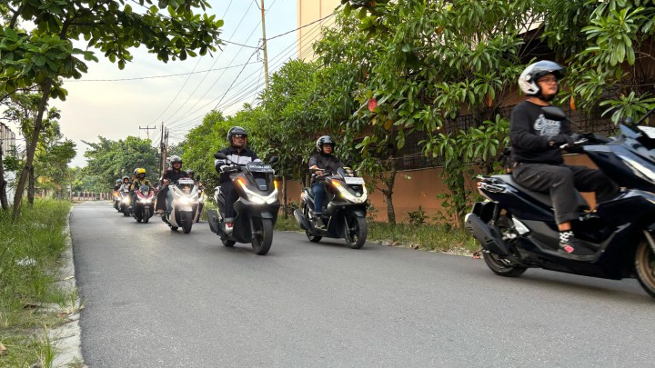 PCX Ngaspal Bareng Bapack (Ngasab), Perkenalkan Keunggulan Motor Honda PCX bersama Komunitas