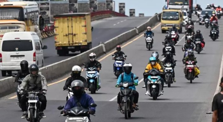 Usulan Larangan Sepeda Motor Bensin Mengancam Duopoli Kendaraan Roda Dua di Indonesia