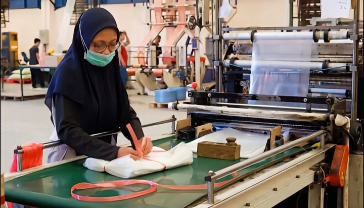 Pemerintah Pastikan Ketersediaan Bahan Baku Plastik