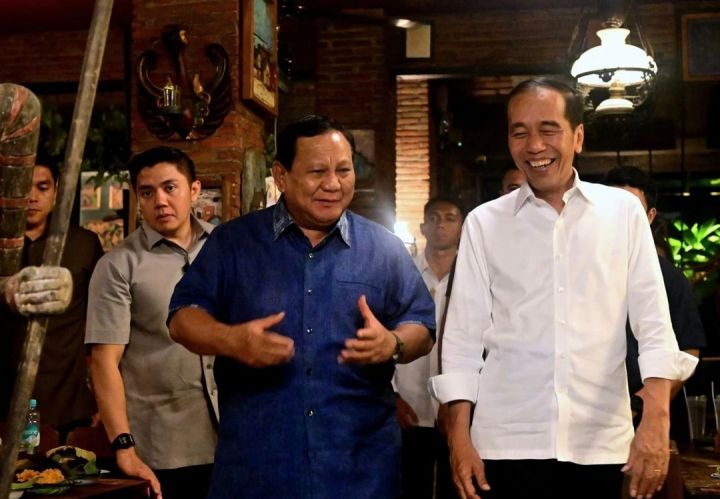 Presiden Prabowo Subianto dan Presiden ke-7 Joko Widodo. Sumber: Metro.TV