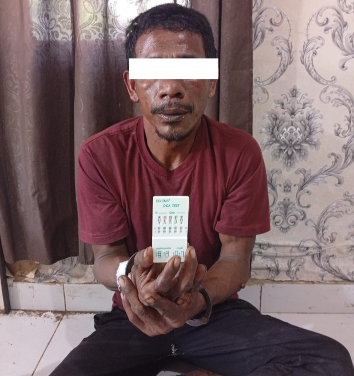 Pelaku J saat ditangkap Polsek Rupat
