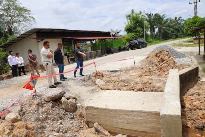 PTPN IV PalmCo Perkuat Infrastruktur dan Ekonomi Desa di Siak