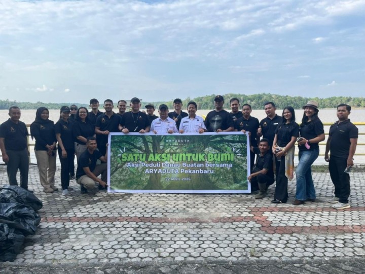 Aryaduta Pekanbaru Gelar Aksi Bersih Danau Buatan di Hari Bumi 2026