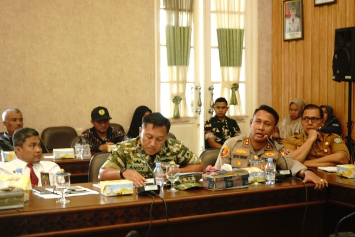 Kelangkaan BBM Jadi Sorotan, Dandim 0322/Siak Hadiri Rakor X.Star