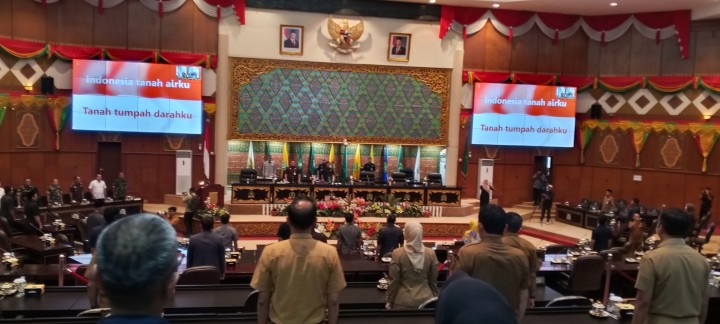 DPRD Riau Sampaikan Ranperda Tanah Ulayat dan Pemanfaatannya dalam paripurna DPRD Riau 