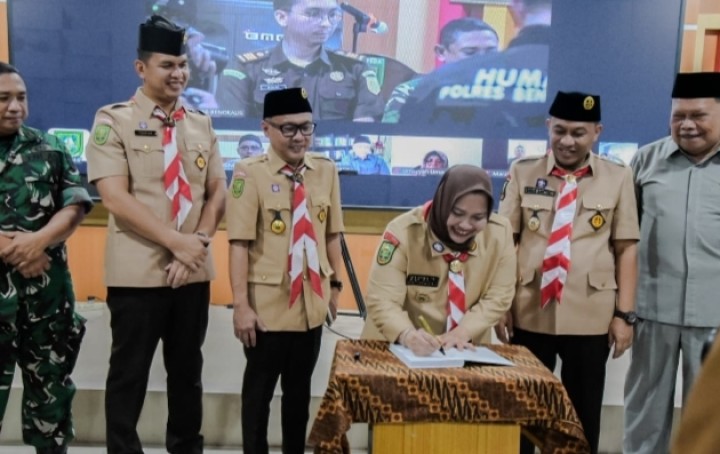 Meneladani Sosok dan Perjuangan Bupati Kasmarni Luncurkan Buku Profil Ulama