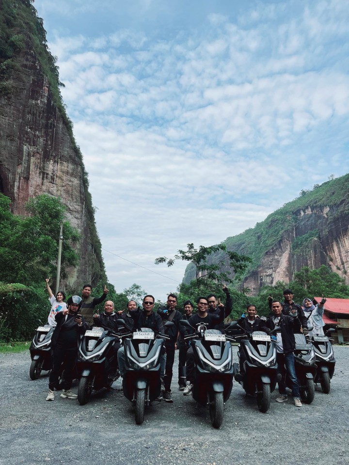 Lebih dari Sekadar Konten: Jurnalis & Vlogger Eksplorasi Lembah Harau, Rasakan Sensasi Premium Honda PCX & Stylo 160