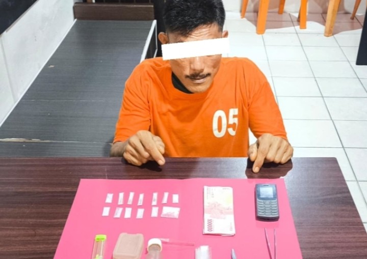 Rumah di Pangkalan Jambi di Grebek Polisi 13 Paket Sabu dan Satu Pelaku Diamankan