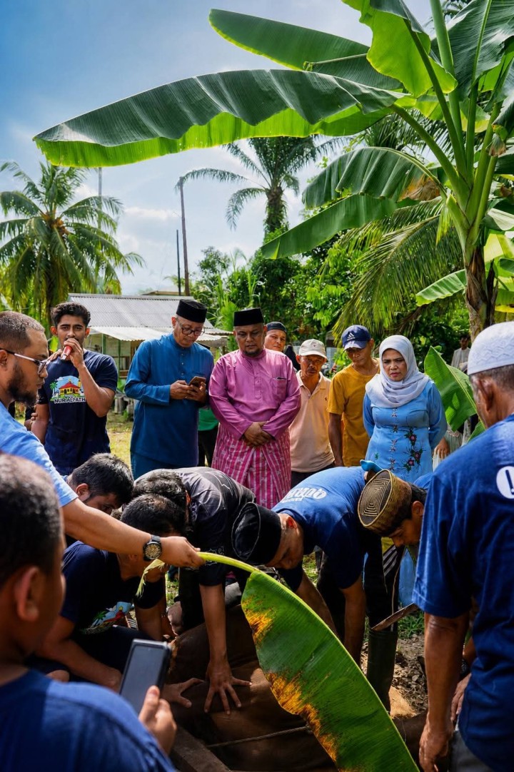 Wabup Syamsurizal Hadiri Pemotongan Kurban, Salurkan Bantuan Sapi untuk Masjid Nur Alfath