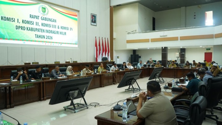 DPRD Kabupaten Indragiri Hilir (Inhil) menggelar rapat gabungan Komisi I, Komisi II, Komisi III, dan Komisi IV di ruang rapat DPRD Kabupaten Indragiri Hilir, Senin, 11 Mei 2026.