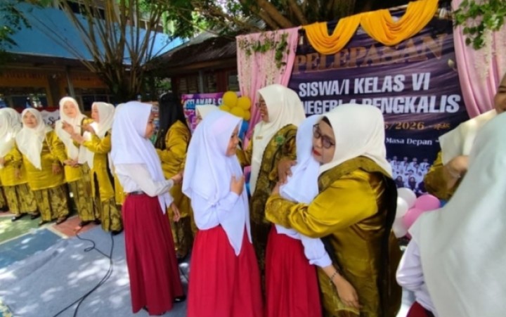 Sarat Makna, Pelepasan Siswa SDN 4 Bengkalis Berkesan dan Penuh Haru