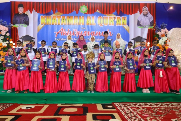 104 Peserta Didik PAUD Sains Tahfizh Islamic Center Siak Ikuti Khataman Al-Qur’an dan Akhirussanah