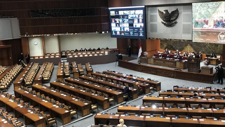 Tak Ada Bedanya Revisi UU Polri dengan Revisi UU KPK
