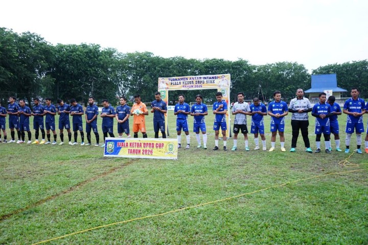 Ketua DPRD Siak Resmi Buka Turnamen Sepak Bola Piala Ketua DPRD Tahun 2026