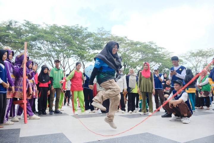 Meriahkan CFD Tualang, Rentak Zapin dan Meiring Budak Memain Hidupkan Semangat Budaya Melayu