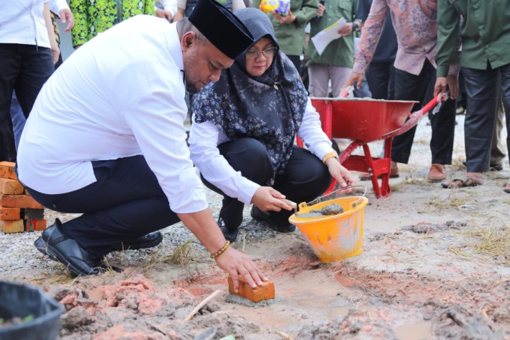 Afni Letakkan Batu Pertama Rumah Singgah Kesehatan untuk Pasien Tak Mampu