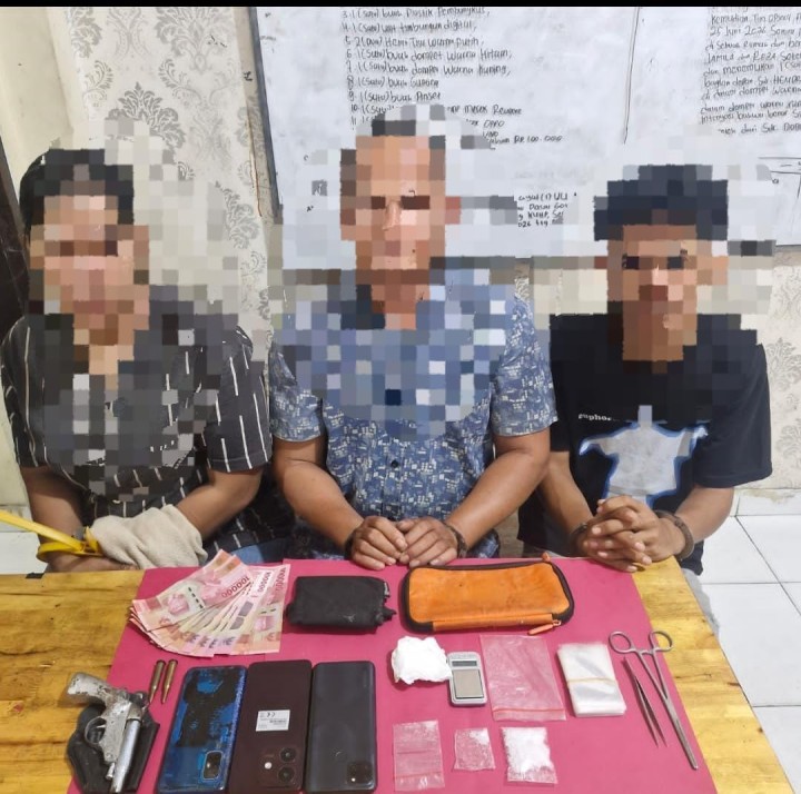 Polres Siak Ringkus Sindikat Narkoba di Sungai Apit, Dua Bandar, Satu Kurir dan Senpi Rakitan Diamankan