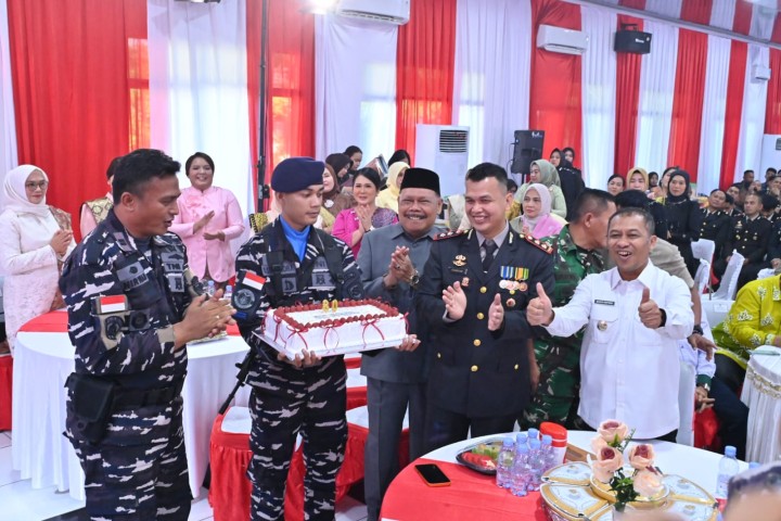 Selain Terima Penghargaan, Pos TNI AL Bengkalis Berikan Surpres Pada Hari Bhayangkara ke 80