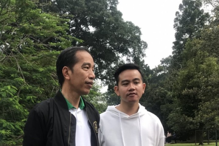 Presiden ke-7 Joko Widodo dan Wakil Presiden Gibran Rakabuming