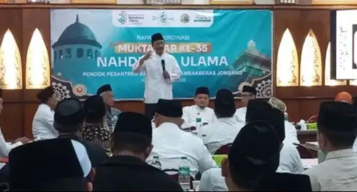 Ketua Organizing Committee (OC) Muktamar Ke-35 Nahdlatul Ulama (NU), Saifullah Yusuf, memimpin konsolidasi awal panitia, Kamis malam. Sumber: inilah.com