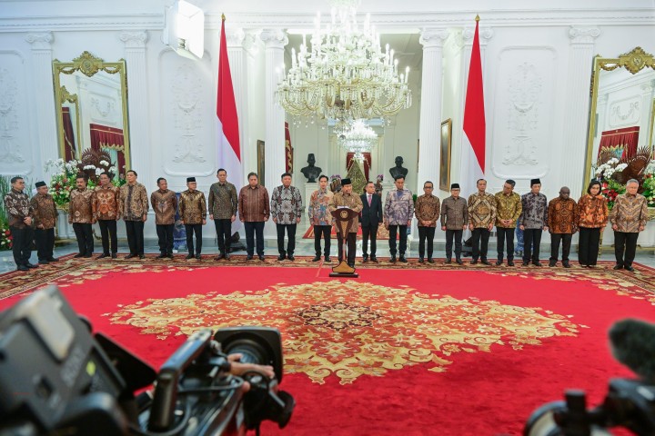Presiden Prabowo Subianto dan sejumlah menteri. Sumber: Sekretariat Negara