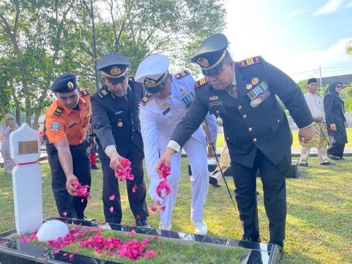 Danposal dan Pemda Bengkalis serta Forkopimda Ziarah Makam Pahlawan Hari Jadi ke 514