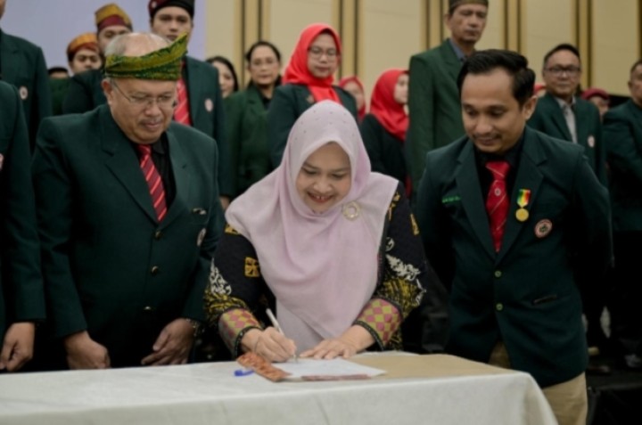 Lantik Pengurus IDI Bengkalis, Bupati Kasmarni Tegaskan Ini