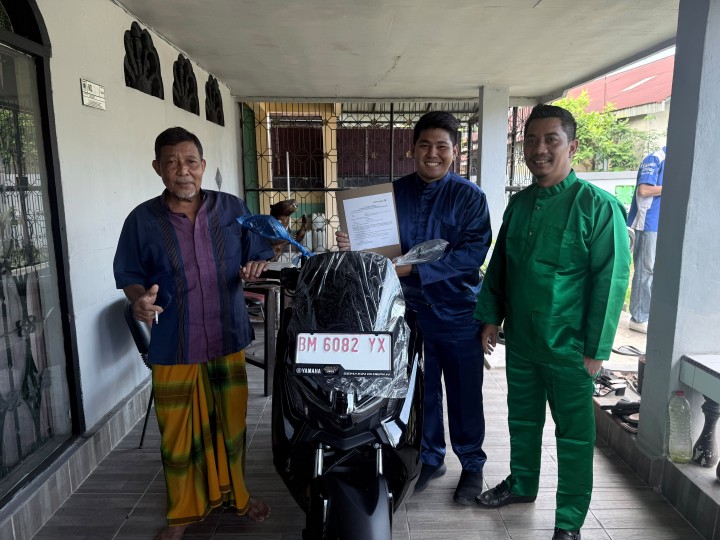 Syafaruddin Bawa Pulang Nmax dari Program Bedelau BRK Syariah