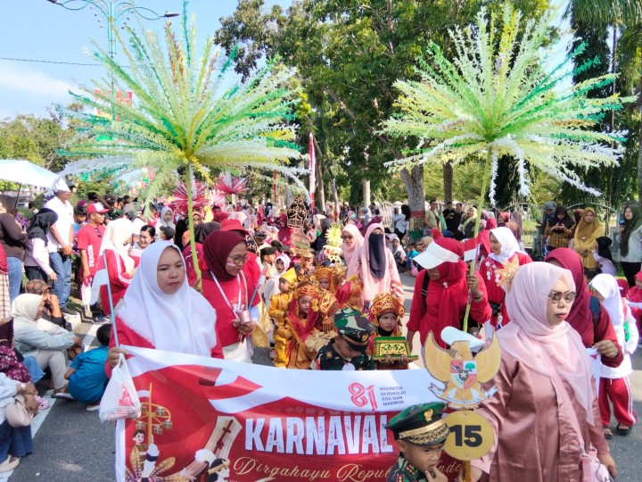 Semangat Kemerdekaan Warnai Karnaval Budaya, Puluhan Sekolah Unjuk Kreativitas di Rumah Rakyat