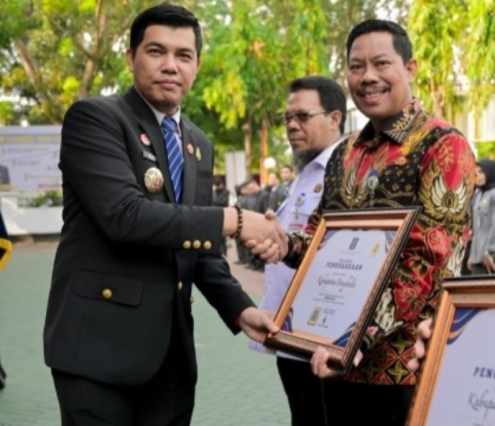 Bengkalis Raih Penghargaan Mitra Kerja dan JDIHN Terbaik Kedua dari Kanwil Kemenkum Riau