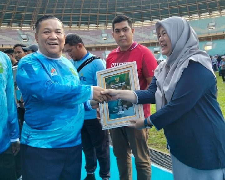 KLH Anugerahkan 11 Proper ke PTPN IV Regional III
