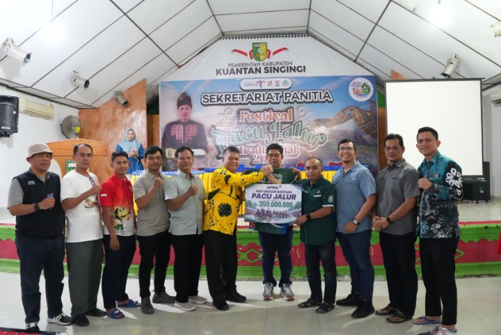 Merawat Tradisi, RAPP Konsisten Dukung Festival Pacu Jalur Nasional