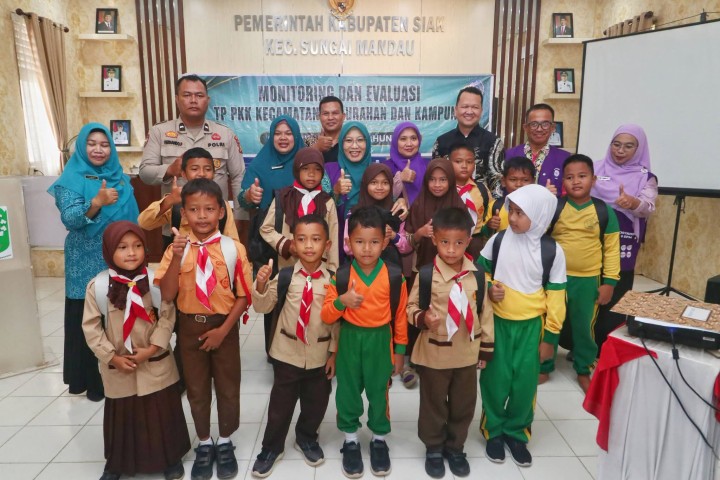 20 Anak Yatim Sungai Mandau Terima Bantuan Tas dan Perlengkapan Sekolah dari Pokja II TP PKK