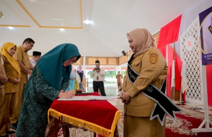 Bupati Kasmarni Teken Komitmen Bersama, Perkuat Implementasi Wajib Belajar 1 Tahun Prasekolah