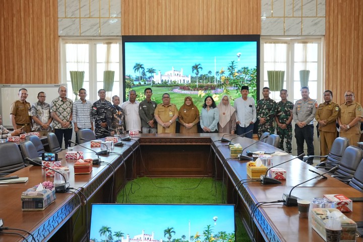 Sinergi Pemkab Siak dan Dunia Usaha, 30 Km Jalan Kabupaten Diperbaiki Lewat Program CSR