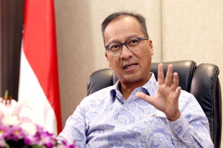 Menteri Perindustrian Agus Gumiwang Kartasasmita. Sumber: Internet
