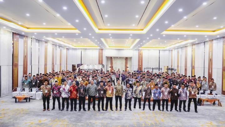 1.239 Karyawan PTPN IV PalmCo Terima Penghargaan Masa Pengabdian