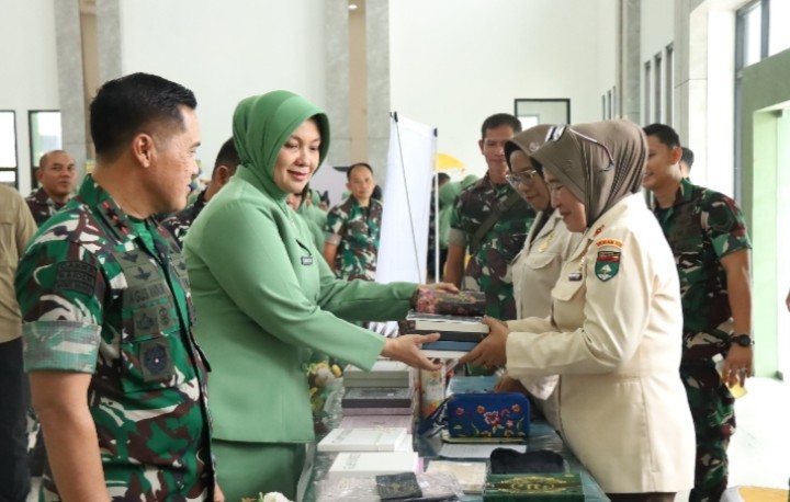 Kodam XIX/Tuanku Tambusai Perkuat Persit, Dari Ketahanan Keluarga hingga Kemandirian UMKM