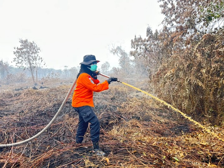 Sosok Sari Rahayu, Rescuer Wanita Basarnas di Tengah Kepungan Asap Dumai