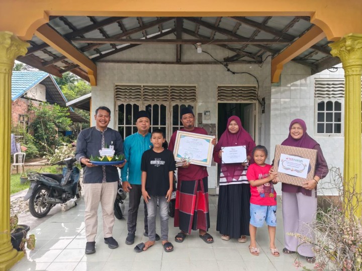 Pimpinan Kedai BRK Syariah Bantan, Nofri Suyono kunjungi nasabah yang berinovasi