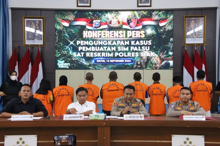 Polres Siak Bongkar Sindikat SIM Palsu, 8 Tersangka Diciduk