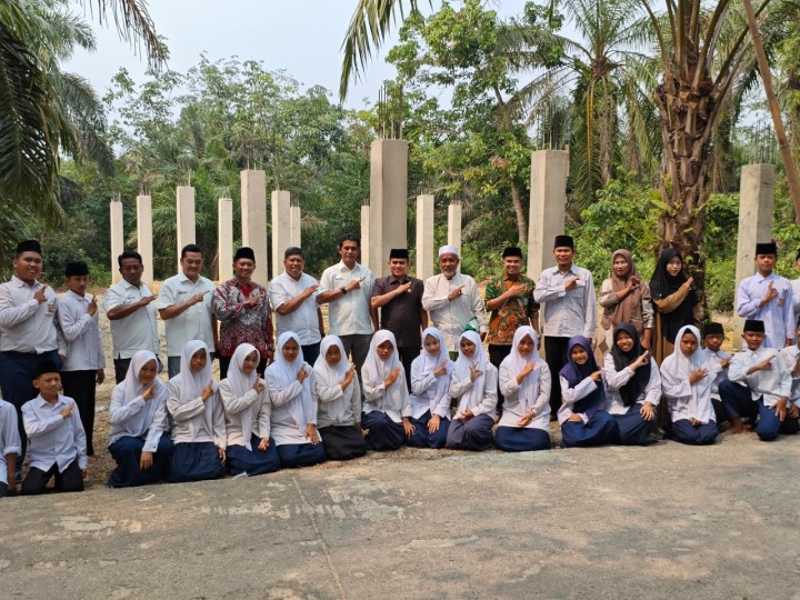 DPRD Rohul Apresiasi PTPN IV Regional III Kucurkan Bantuan Puluhan Juta untuk Sektor Pendidikan