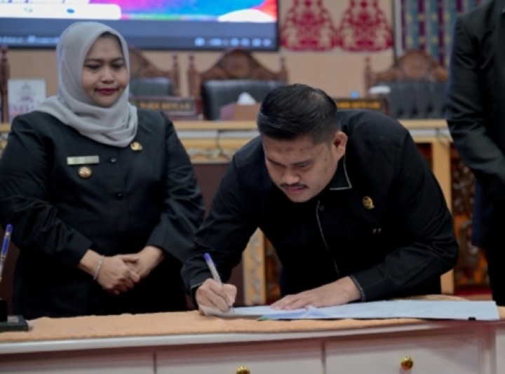 Perubahan APBD 2026 Rp3,578 Triliun Diteken Bupati Kasmarni