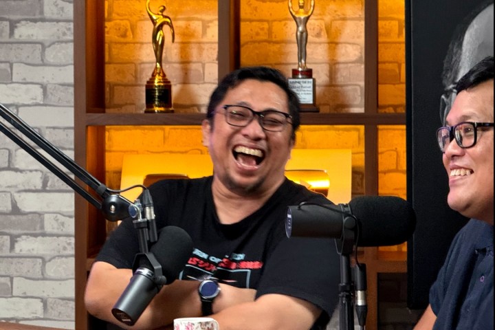 Feri Amsari di podcast Akbar Faizal Uncensored. (Foto: Riau1.com)